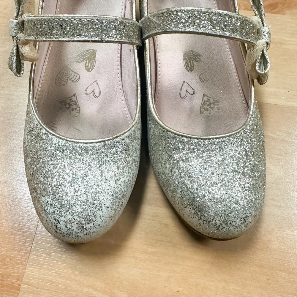 Olive & Edie Gold Glitter Gia Pump Dress Shoe Heels Girls Size 5